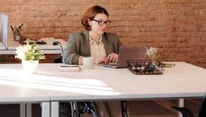 woman with laptop 